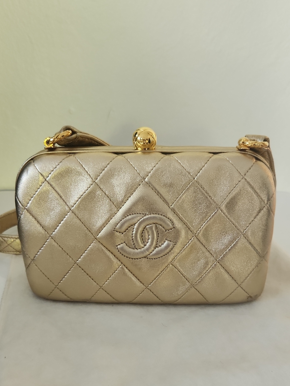 RARE Vintage Chanel Gold Kisslock Crossbody Bag With 24K Gold Plated Hardware